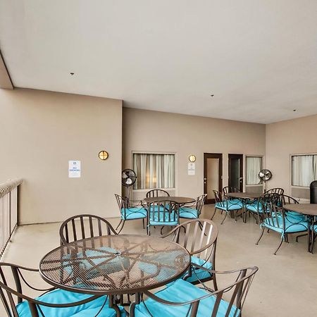 Отель Wyndham New Orleans French Quarter Экстерьер фото