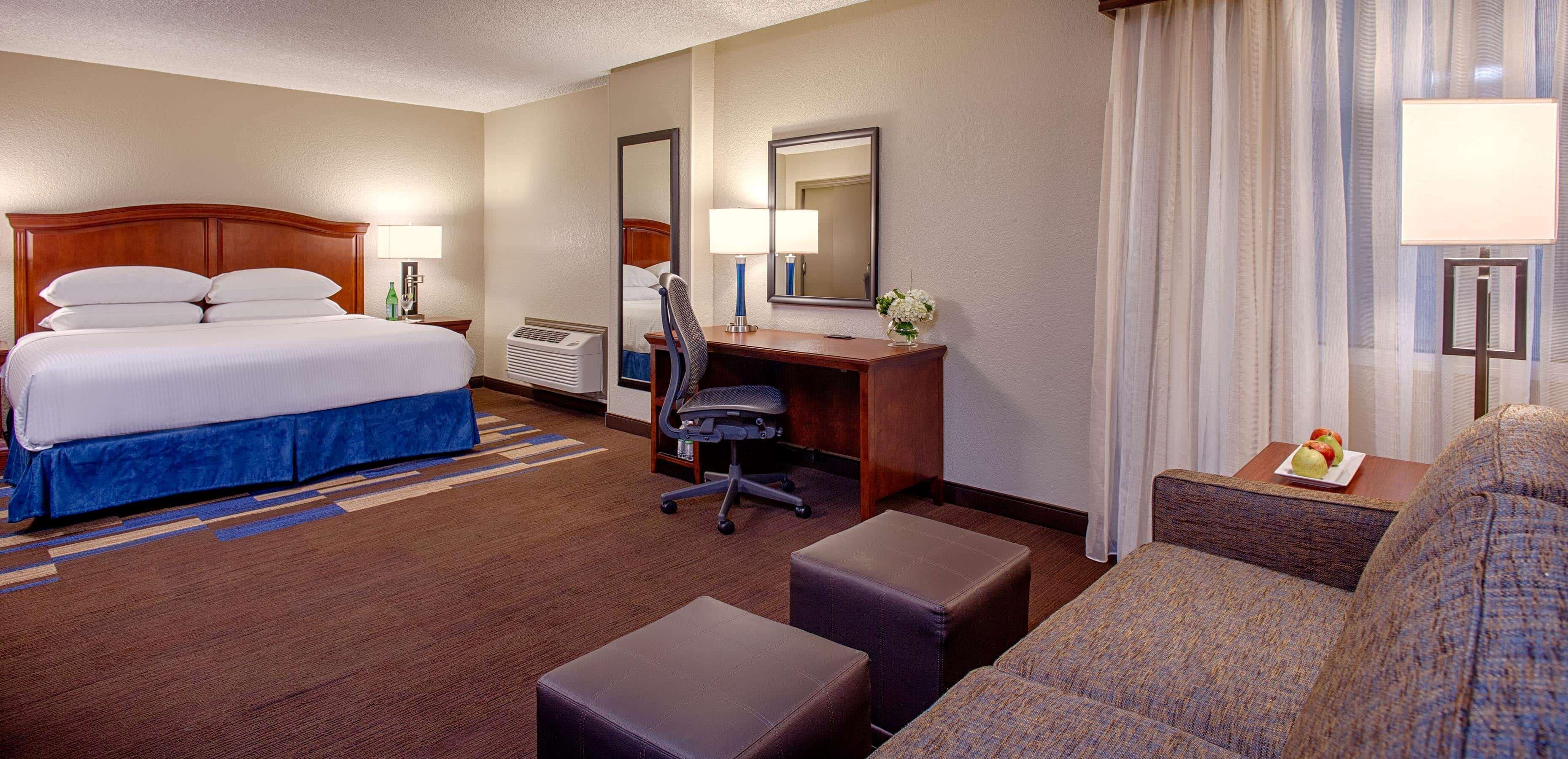 Отель Wyndham New Orleans French Quarter Экстерьер фото