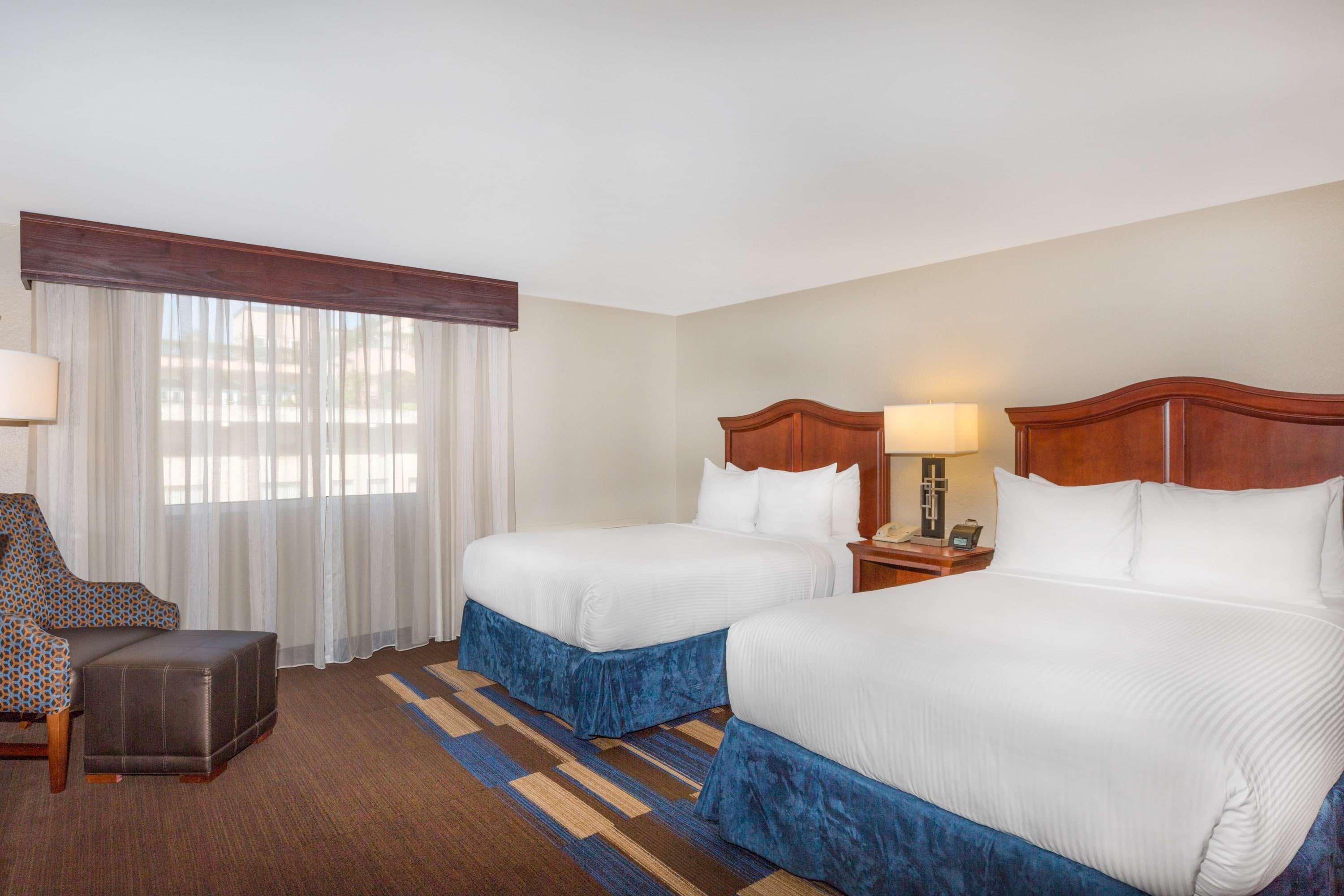 Отель Wyndham New Orleans French Quarter Экстерьер фото