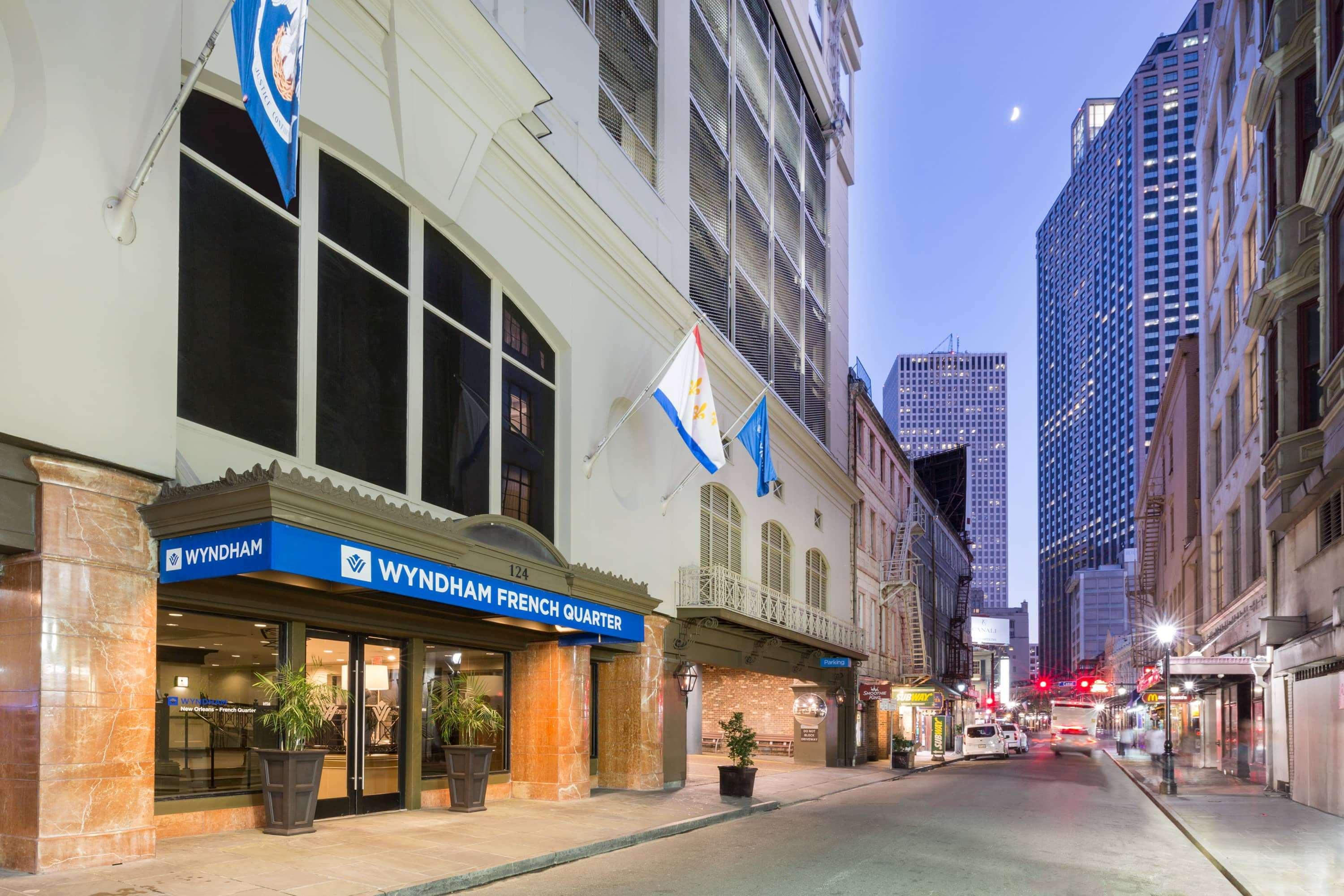 Отель Wyndham New Orleans French Quarter Экстерьер фото
