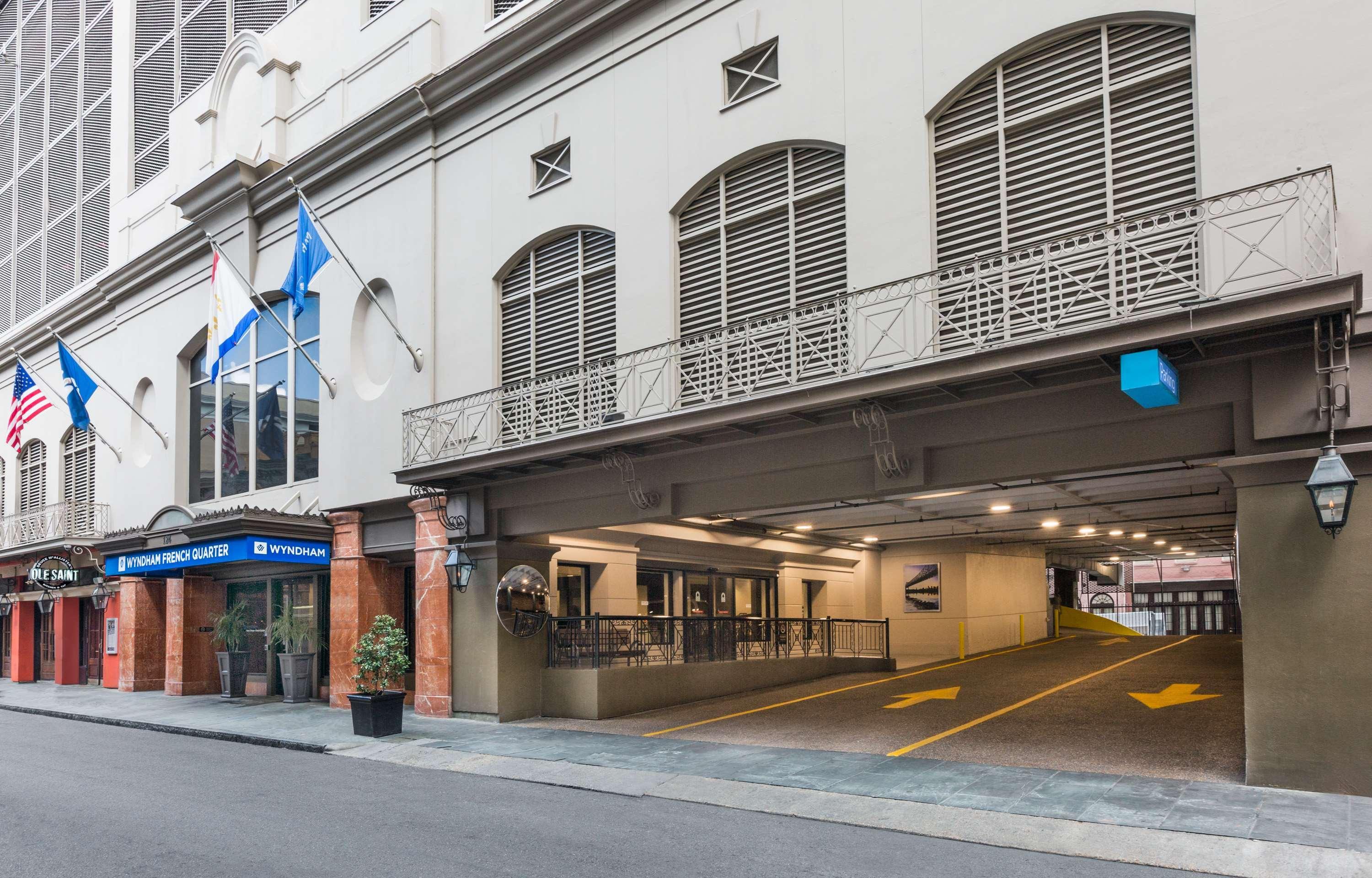 Отель Wyndham New Orleans French Quarter Экстерьер фото