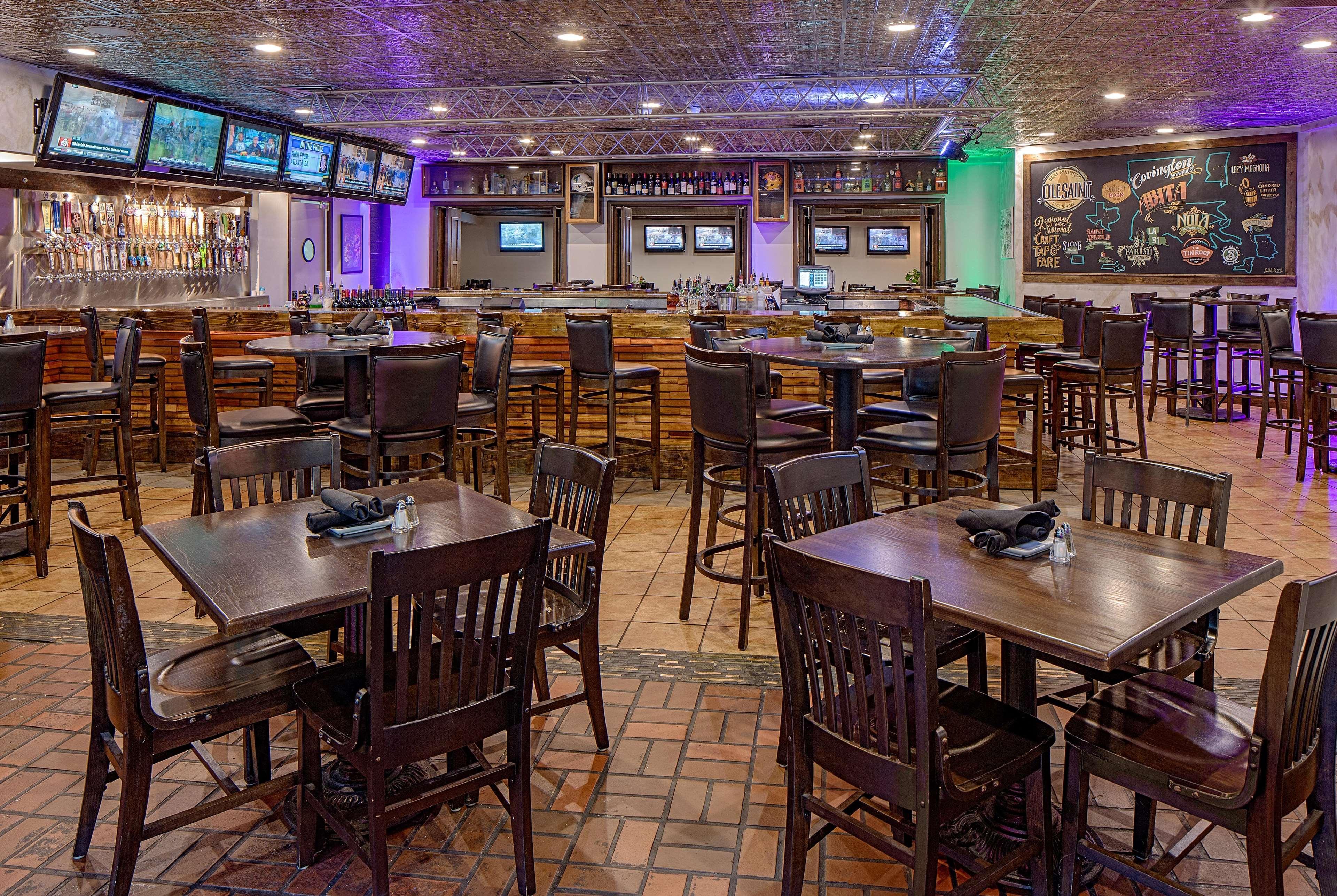 Отель Wyndham New Orleans French Quarter Экстерьер фото