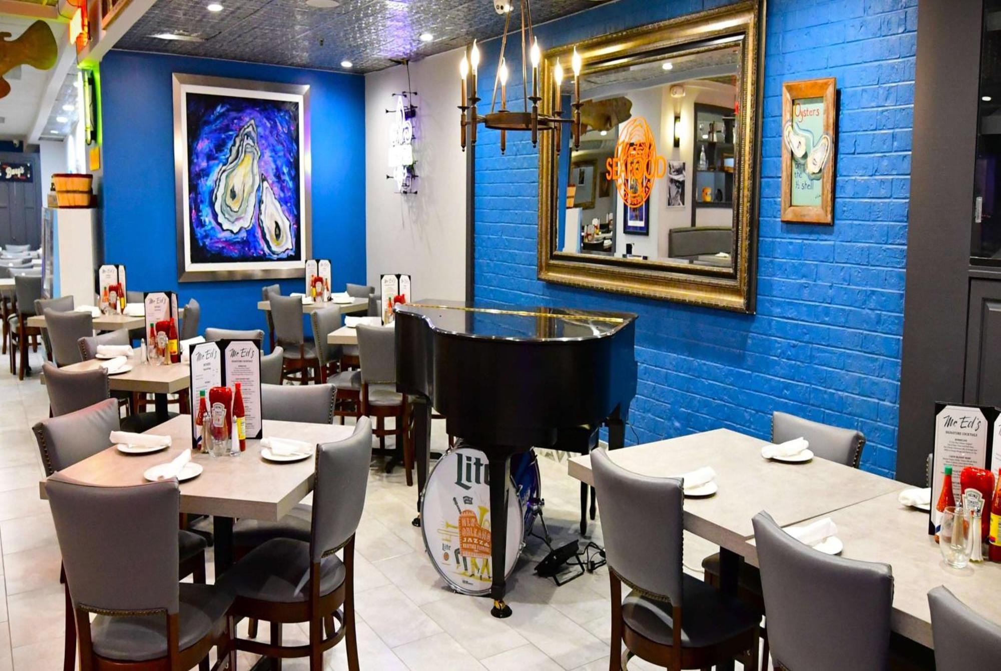 Отель Wyndham New Orleans French Quarter Экстерьер фото