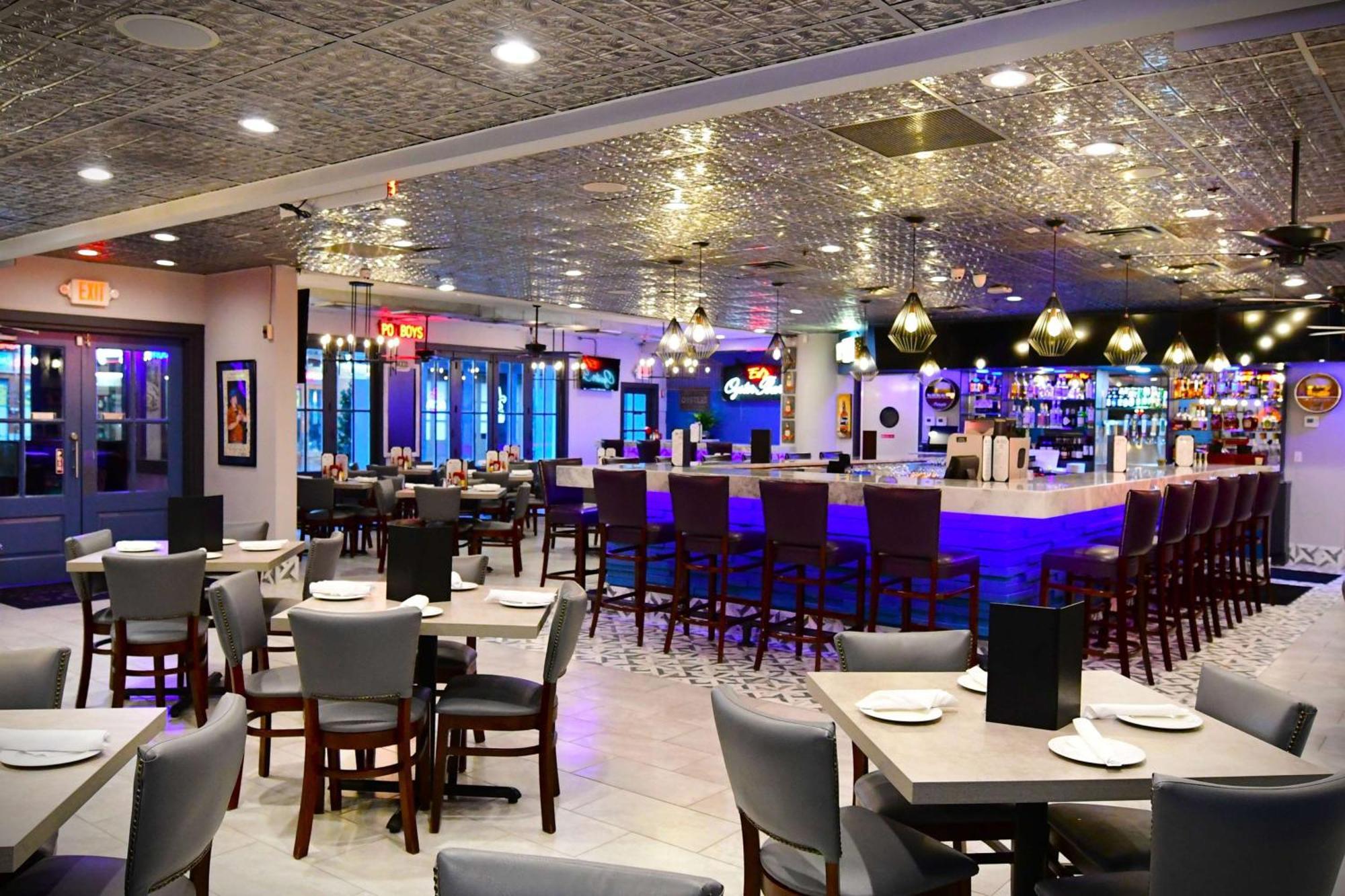 Отель Wyndham New Orleans French Quarter Экстерьер фото